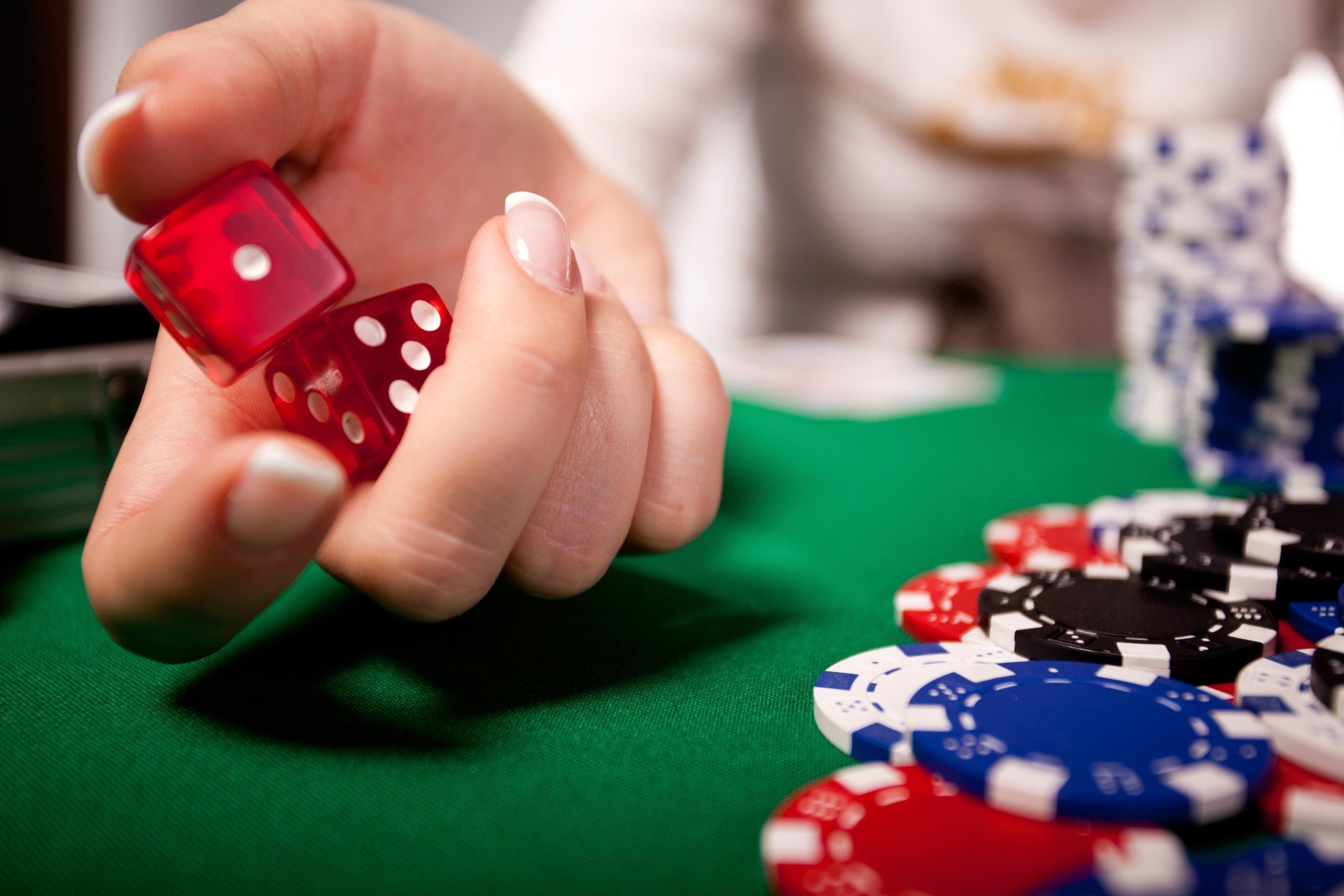 Glücksspiel-set, chips, Karten und einen Pokertisch