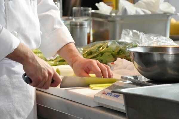 Chefkoch in einer professionellen Küche