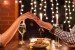 Junges Paar mit einem Romantischen Essen mit Kerzen