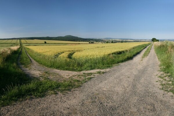 Idyllischer Feldweg in Nordhessen