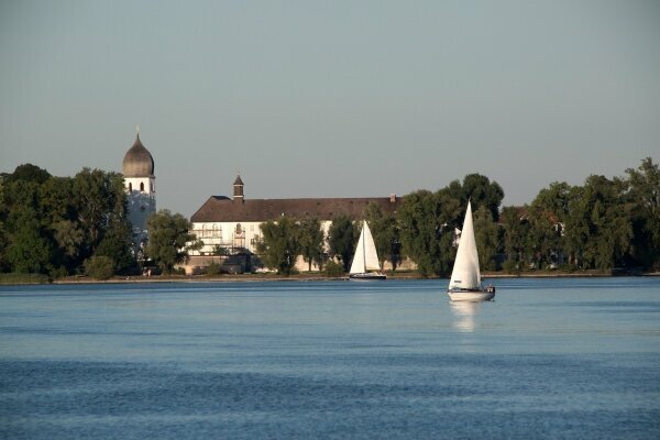 Frauenchiemsee mit Segelbooten, Bayern