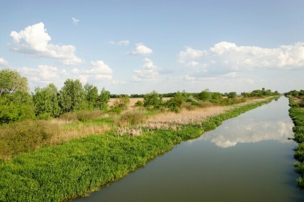 Ost-Haupt.Kanal in Tiszavasvari, Ungarn