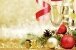 Champagner und Weihnachtsdekoration
