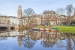 Zwolle, die Stadt spiegelt sich in einem Fluss