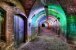 Tunnel mit farbigem Licht
