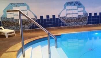 Das Hallenbad - frisch renoviert!
