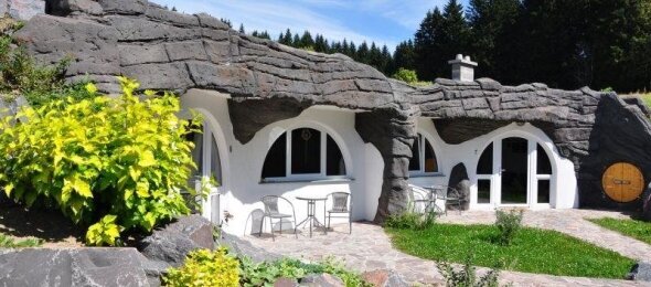 Erdhäuser Außenansicht, Quelle: Feriendorf Auenland