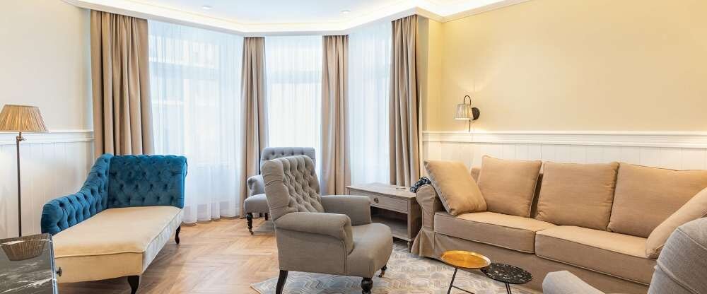 Die 4 großzügigen Zweiraum-Appartments liegen in der ersten und zweiten Etage (kein Aufzug vorhanden) und sind besonders für Familien geeignet. Mit einer Größe von circa 48 m² bieten sie optimalen Platz für bis zu 4 Personen. Die Appartments sind in ei