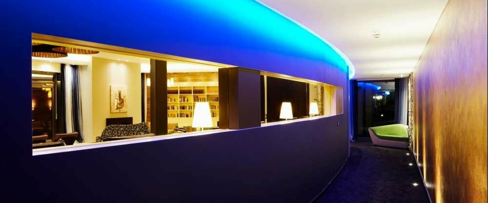 Zugang Wellnessbereich von der Villa Anna