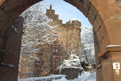 Außenansicht, Quelle: Burghotel Staufenberg