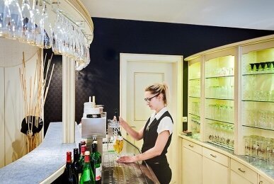 Hotelbar, Quelle: Alte Klavierfabrik Meißen