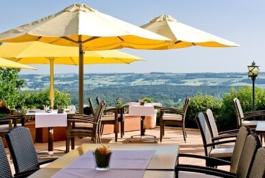 Hotelterrasse, Quelle: Hotel Bellevue Spa & Resort Reiterhof Wirsberg