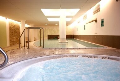 Schwimmbad, Quelle: Sonnenhotel Bayerischer Hof