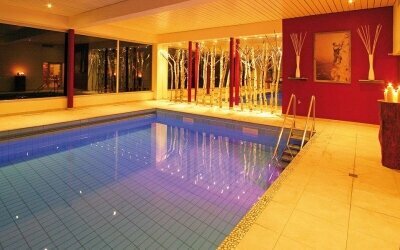 Schwimmbad im Wellness Hotel Bergruh