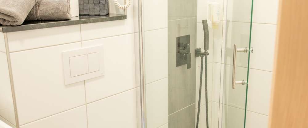 AaRa Hotel - Badezimmer