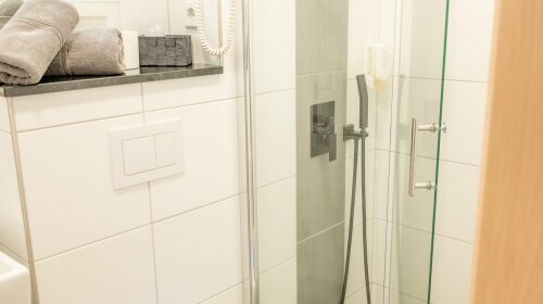 AaRa Hotel - Badezimmer