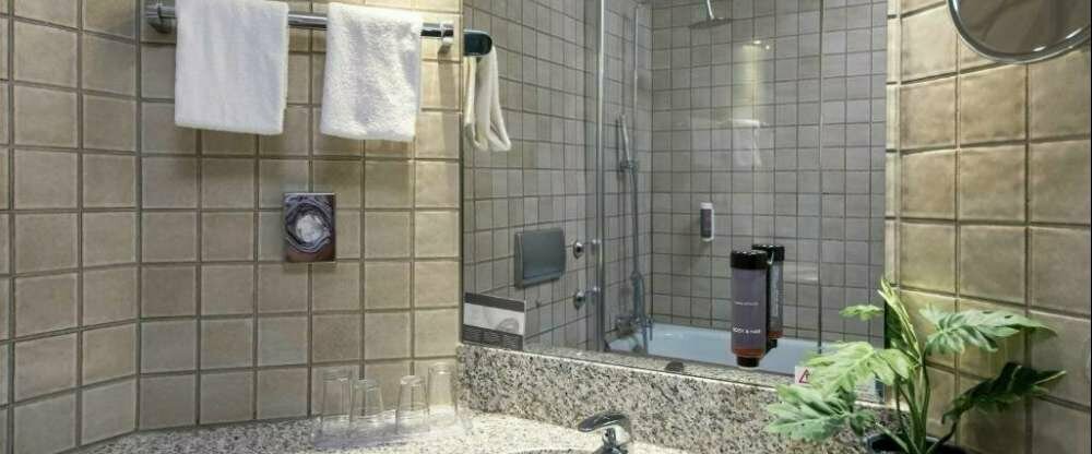 ACHAT Hotel Landshut - Badezimmer