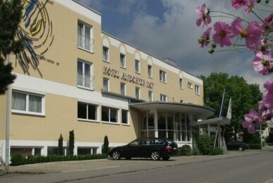 AKZENT Hotel Altdorfer Hof - Hotel-Außenansicht, Quelle: AKZENT Hotel Altdorfer Hof