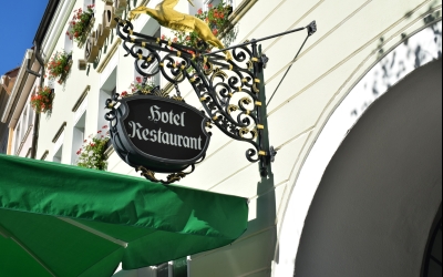 AKZENT Hotel Goldner Hirsch - Hotel-Außenansicht