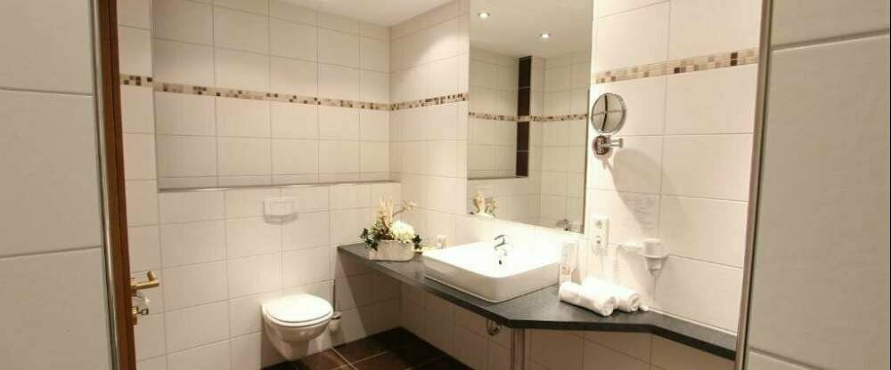 AKZENT Hotel Jonathan - Badezimmer