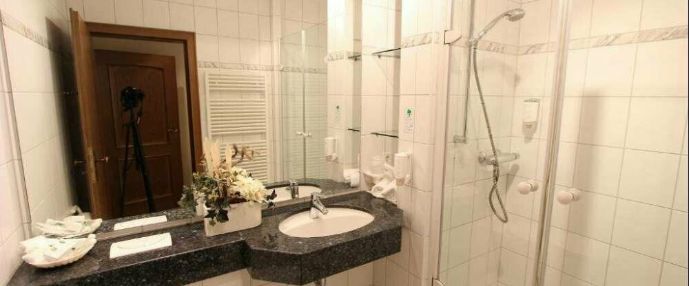 AKZENT Hotel Jonathan - Badezimmer