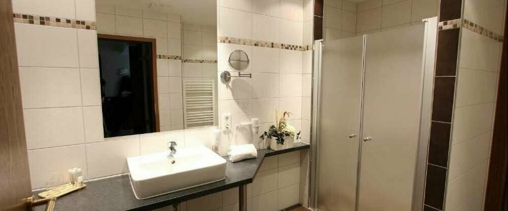 AKZENT Hotel Jonathan - Badezimmer