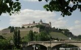 Alte Mainbrücke in Würzburg mit Festung Marienberg