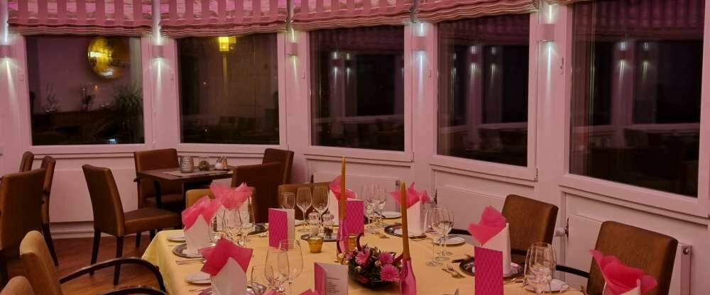 kleines Fest im Kaminzimmer