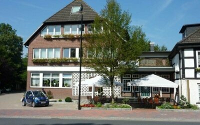 AKZENT Hotel Zur Wasserburg - Hotel-Außenansicht