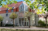 AKZENT Parkhotel Trebbin - Hotel-Außenansicht