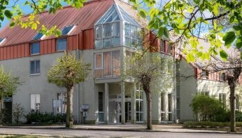 AKZENT Parkhotel Trebbin - Hotel-Außenansicht