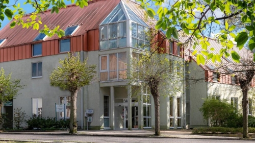 AKZENT Parkhotel Trebbin - Hotel-Außenansicht