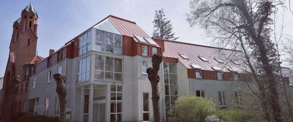 AKZENT Parkhotel Trebbin - Hotel-Außenansicht