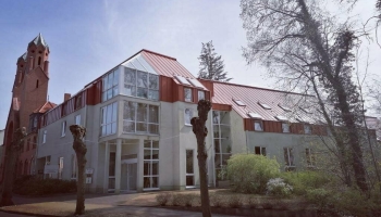 AKZENT Parkhotel Trebbin - Hotel-Außenansicht