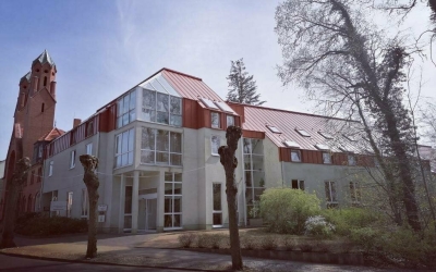 AKZENT Parkhotel Trebbin - Hotel-Außenansicht