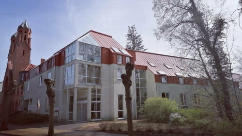 AKZENT Parkhotel Trebbin - Hotel-Außenansicht