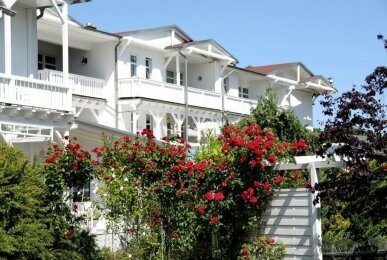 AKZENT Waldhotel SPA Rügen - Hotel-Außenansicht, Quelle: AKZENT Waldhotel SPA Rügen 