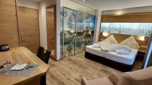 Alpenzauber-Doppelzimmer-Design mit Balkon oder Terrasse