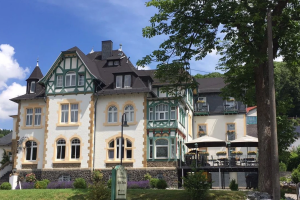Alte Landratsvilla Hotel Bender - Hotel-Außenansicht