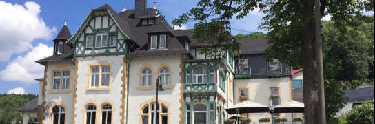 Alte Landratsvilla Hotel Bender - Hotel-Außenansicht, Quelle: Alte Landratsvilla Hotel Bender