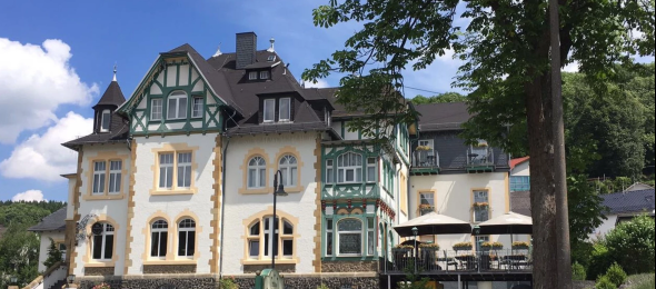 Alte Landratsvilla Hotel Bender - Hotel-Außenansicht, Quelle: Alte Landratsvilla Hotel Bender 