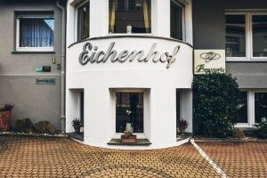 Antik-Hotel EICHENHOF - Hotel-Außenansicht