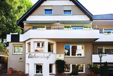 Antik-Hotel EICHENHOF - Hotel-Außenansicht, Quelle: Antik-Hotel EICHENHOF