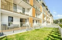 Seaside Garden befindet sich im Apartmenthaus Feniks einem der interessantesten Entwicklungsinvestitionen, die in den letzten Jahren in Kolberg gebaut wurden. Das geschlossene, geschützte Gebiet ist nicht nur ein angenehmer Ort zum Entspannen, sondern bie