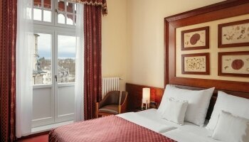 Appartement ( in der Villa Waldert mit einem separaten Schlafzimmer und einem großen Wohnzimmer, in der Grösse von ca. 39 m2, mit Blick auf das Panorama von Karlsbad. 