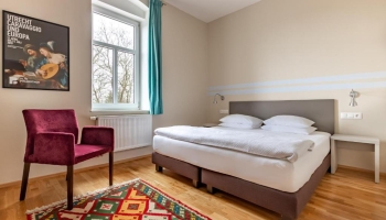 Appartement für 2-3 Personen und einem 180x200m Bett. Für einen angenehmen Aufenthalt für diejenigen, die gern Tag und Nacht, Arbeit und Privatsphäre und Gemütlichkeit voneinander trennen und noch mehr davon haben möchten.