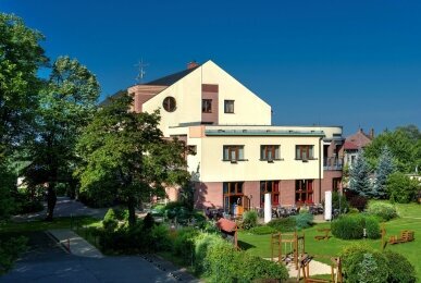 April Hotel Panorama - Hotel-Außenansicht, Quelle: April Hotel Panorama