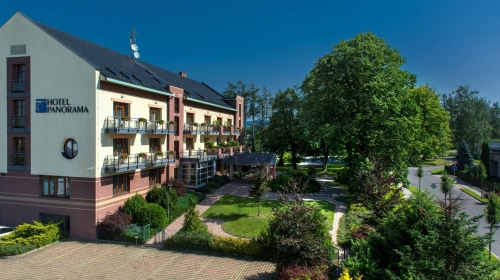 April Hotel Panorama - Hotel-Außenansicht