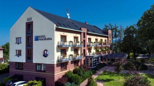 April Hotel Panorama - Hotel-Außenansicht