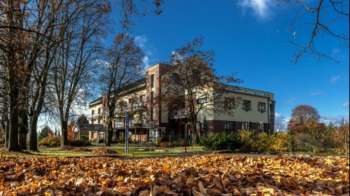 April Hotel Panorama - Hotel-Außenansicht